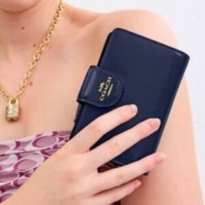 COACH MEDIUM CORNER ZIP WALLET